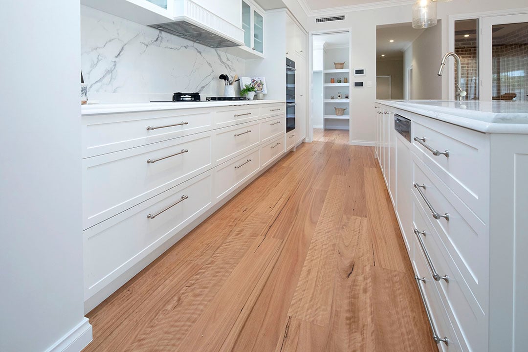 15973_Andrew_Blackbutt_180_10